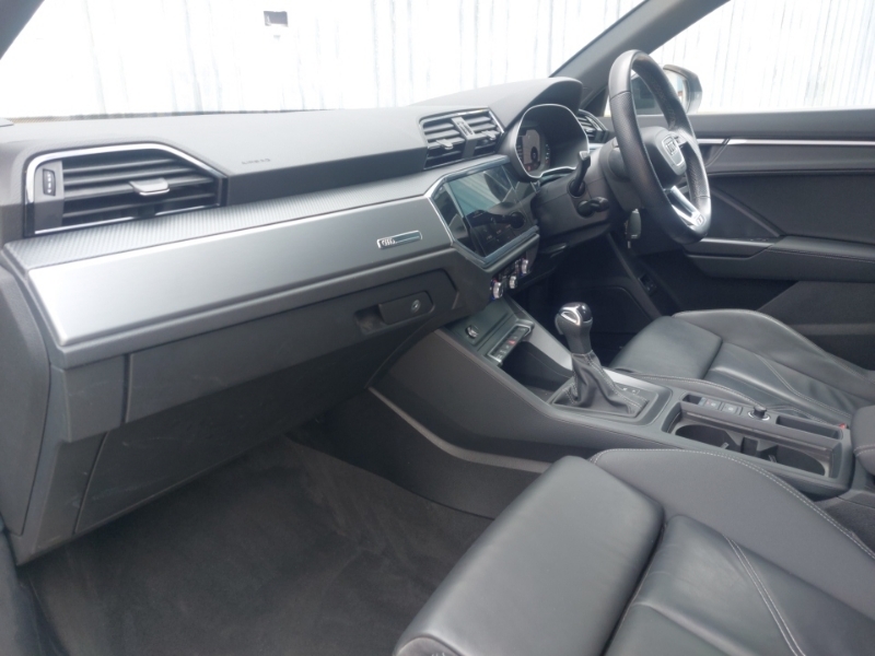 Audi Q3 45 Tfsi E S Line S Tronic Black #5