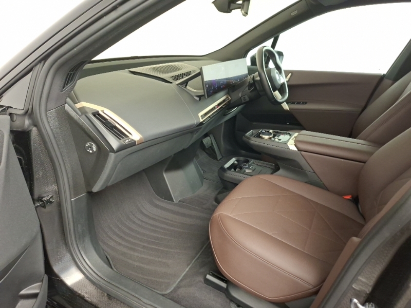 BMW iX Xdrive 50 M Sport Red #7