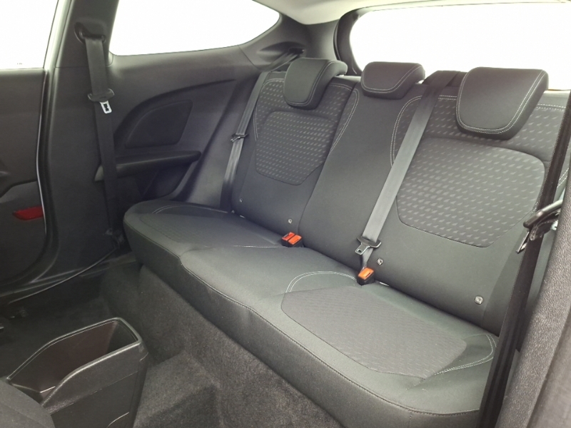 Ford Fiesta 1.1 Zetec White #6
