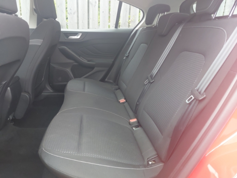 Ford Focus 1.0 Ecoboost 125 Zetec Red #6