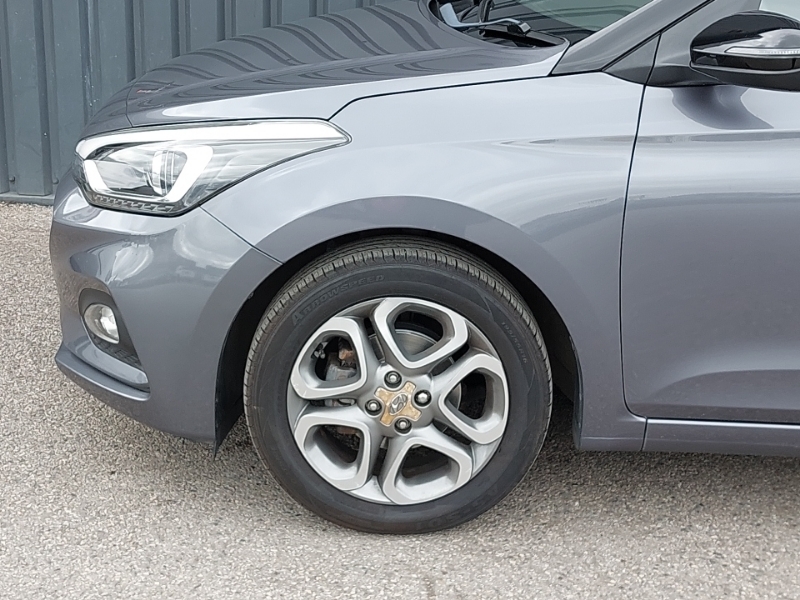 Hyundai I20 Mpi Premium Nav Red #19