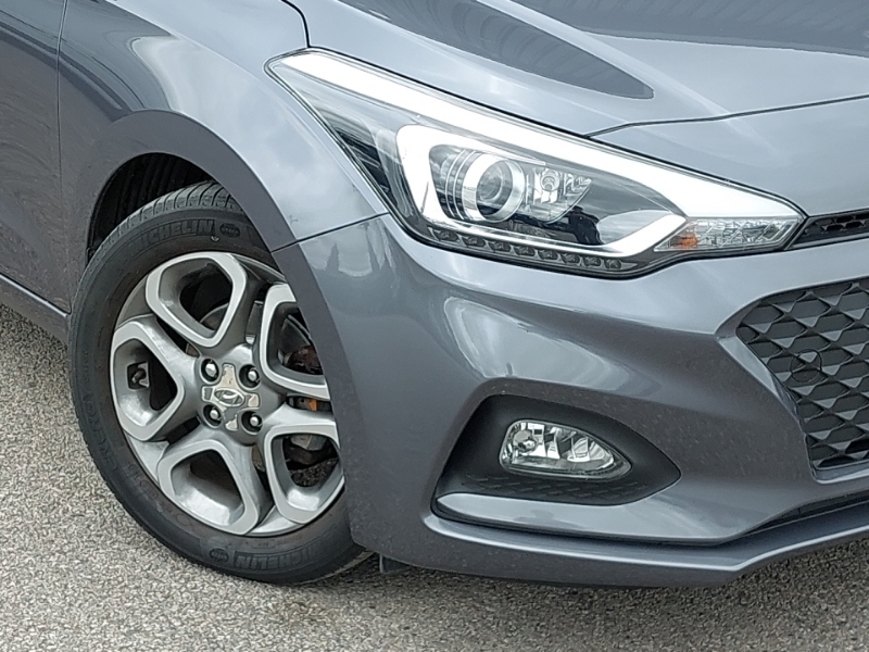 Hyundai I20 Mpi Premium Nav Red #20