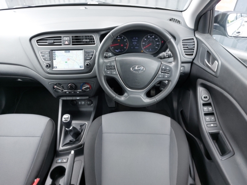 Hyundai I20 Mpi Premium Nav Red #8