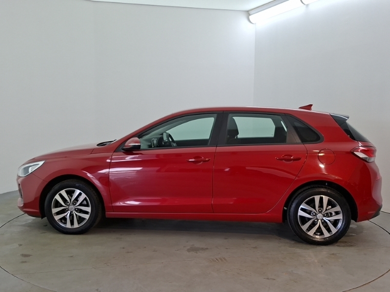 Hyundai I30 1.6 Crdi Se Nav Red #4