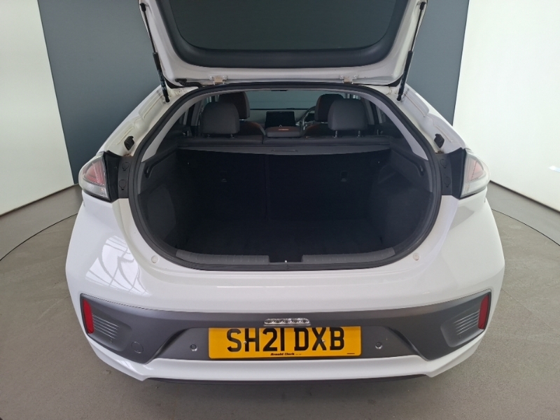 Hyundai Ioniq Hatchback White #18