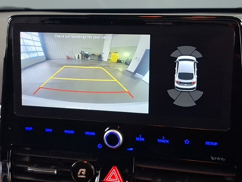 Hyundai Ioniq Hatchback White #9
