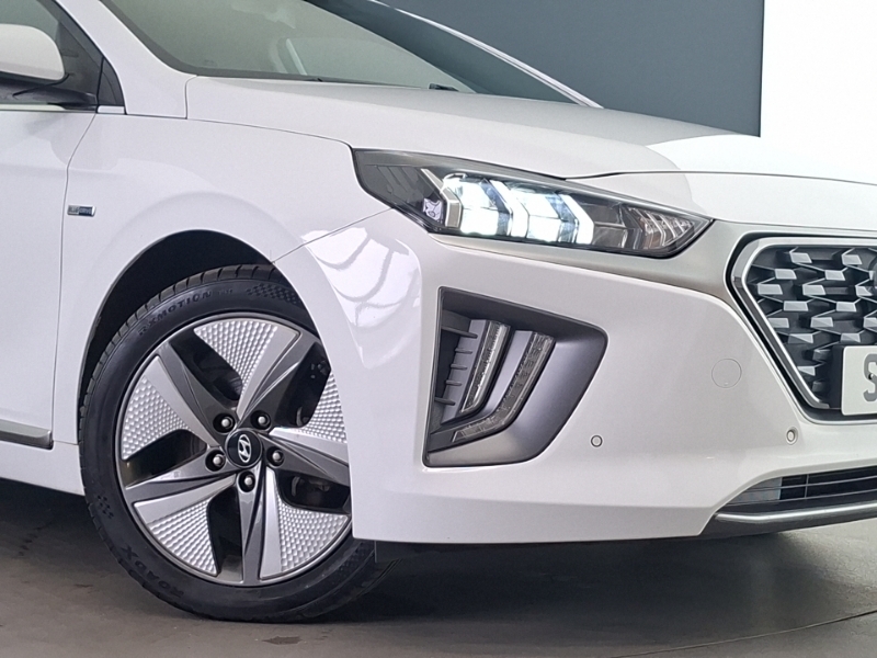 Hyundai Ioniq Hatchback White #20