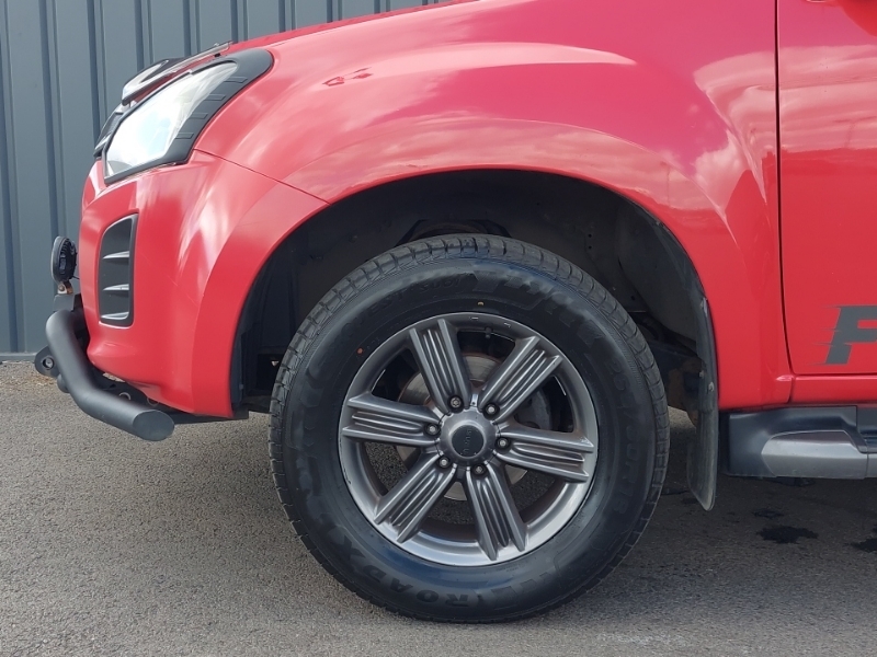 Isuzu D-Max 1.9 Td Fury Pickup Double Cab 4W Red #19