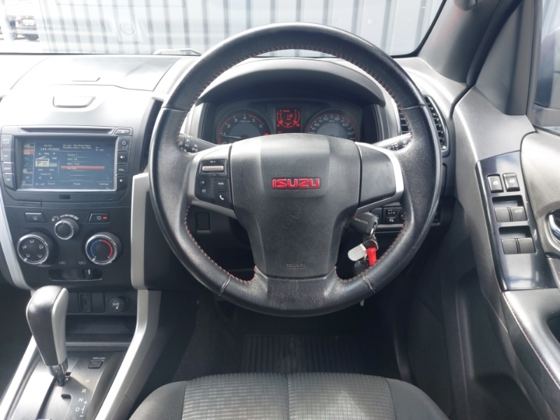 Isuzu D-Max 1.9 Td Fury Pickup Double Cab 4W Red #8