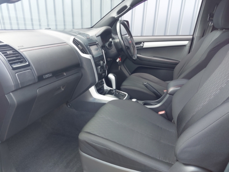 Isuzu D-Max 1.9 Fury Double Cab 4X4 Red #5