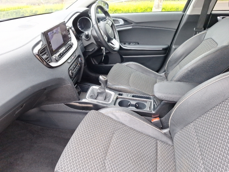 Kia Xceed 1.0T Gdi Isg Connect Black #5