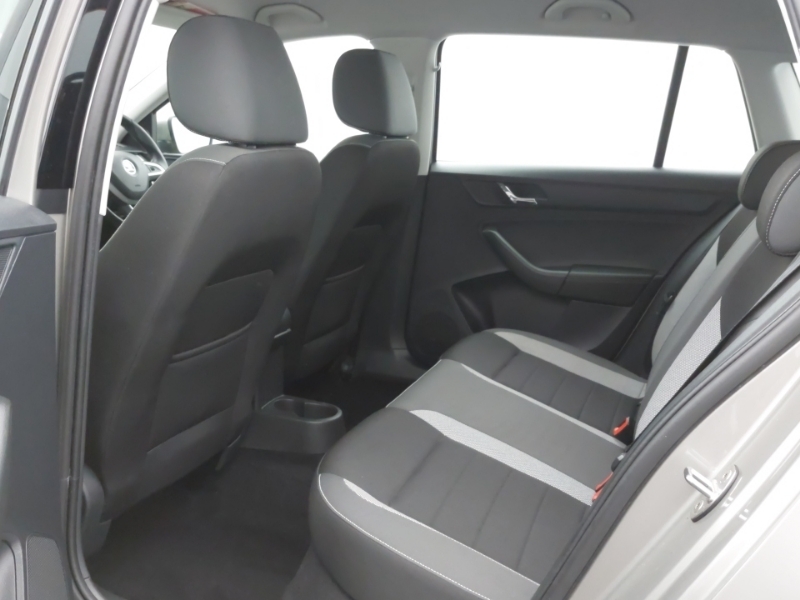 Skoda Rapid Spaceback 1.2 Tsi 90 Se Tech Beige #6