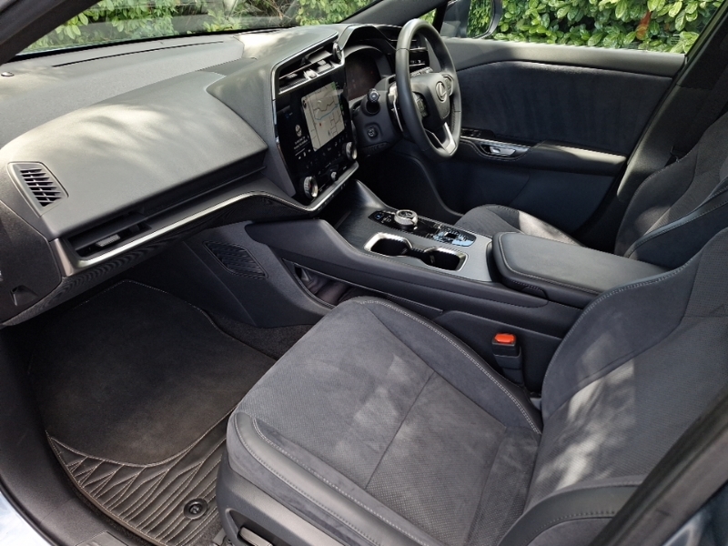 Lexus RZ 450E 230Kw Direct4 Takumi 71 Kwh Blue #5