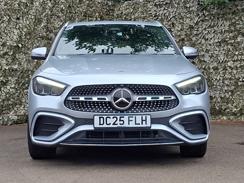 Mercedes-Benz GLA Class Gla 220D 4Matic Amg Line Premium Plus Red #14