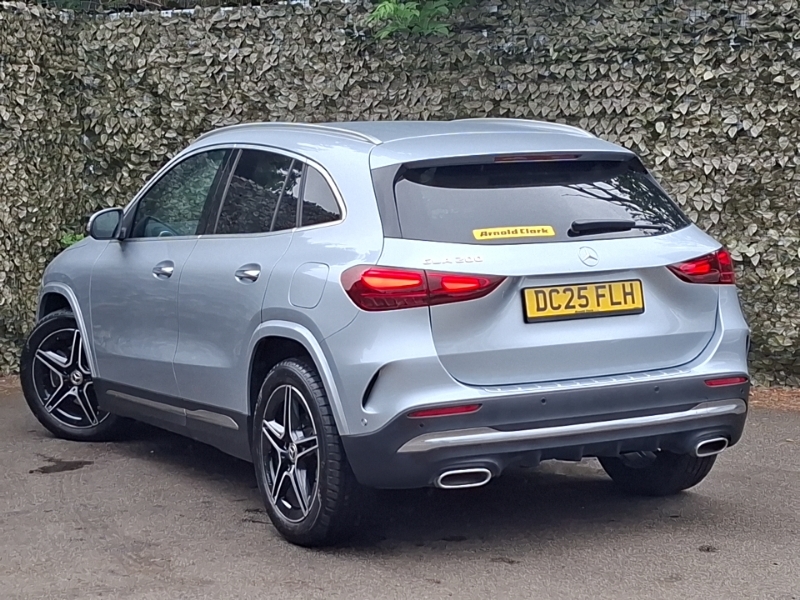 Mercedes-Benz GLA Class Gla 200 Amg Line Executive Silver #2
