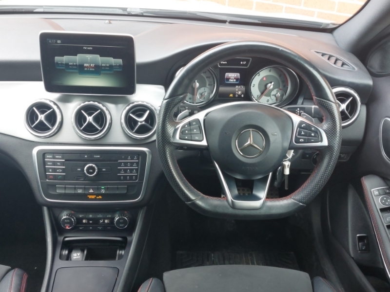 Mercedes-Benz GLA Class Gla 200 Cdi Amg Line White #8