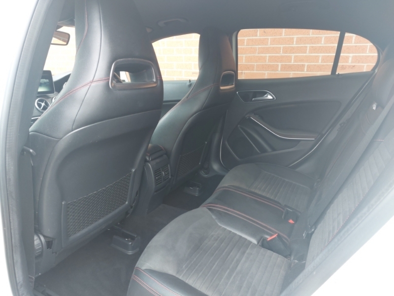 Mercedes-Benz GLA Class Gla 200D Amg Line White #6