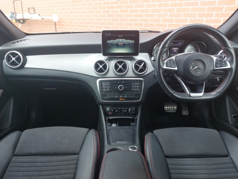 Mercedes-Benz GLA Class Gla 200D Amg Line White #3