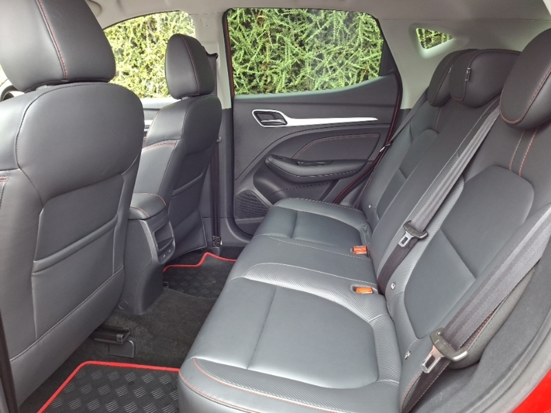 MG ZS 1.5 Vti-tech Exclusive Red #6