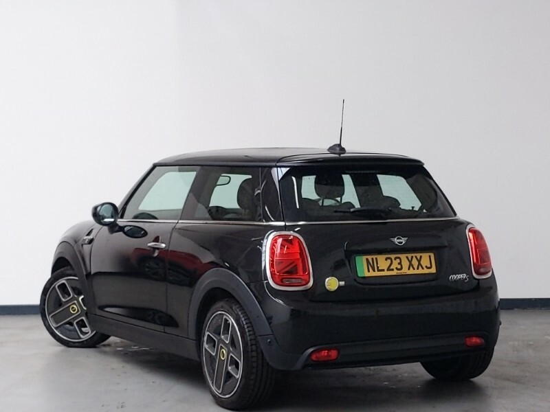 Mini Hatch 135Kw Cooper S Level 2 33Kwh Black #2