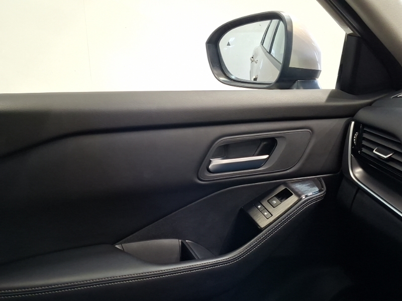 Nissan X-Trail Tekna Silver #16