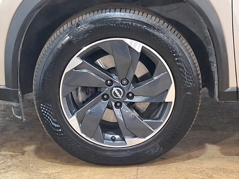 Nissan X-Trail Tekna Silver #19