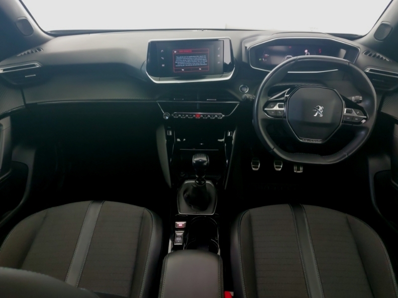 Peugeot 2008 1.2 Puretech Allure Premium Black #3