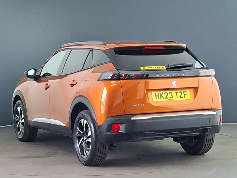 Peugeot 2008 1.2 Puretech Allure Premium Orange #2