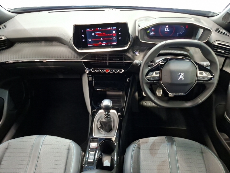 Peugeot 2008 1.2 Puretech Allure Premium Black #3