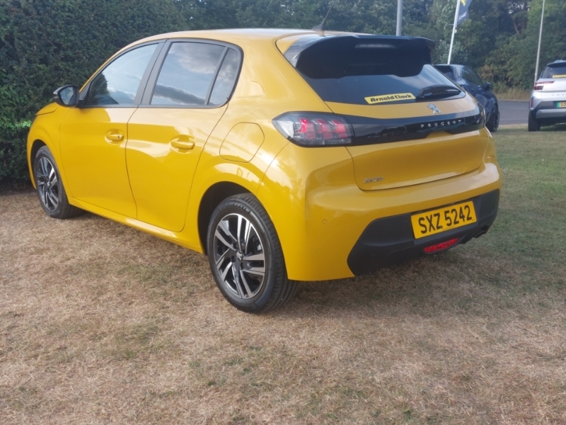 Peugeot 208 1.2 Puretech 100 Active Premium Eat8 Yellow #2