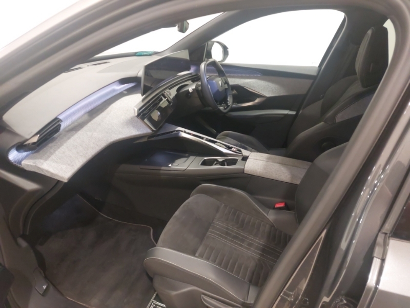 Peugeot 3008 157Kw Gt 73Kwh Grey #5