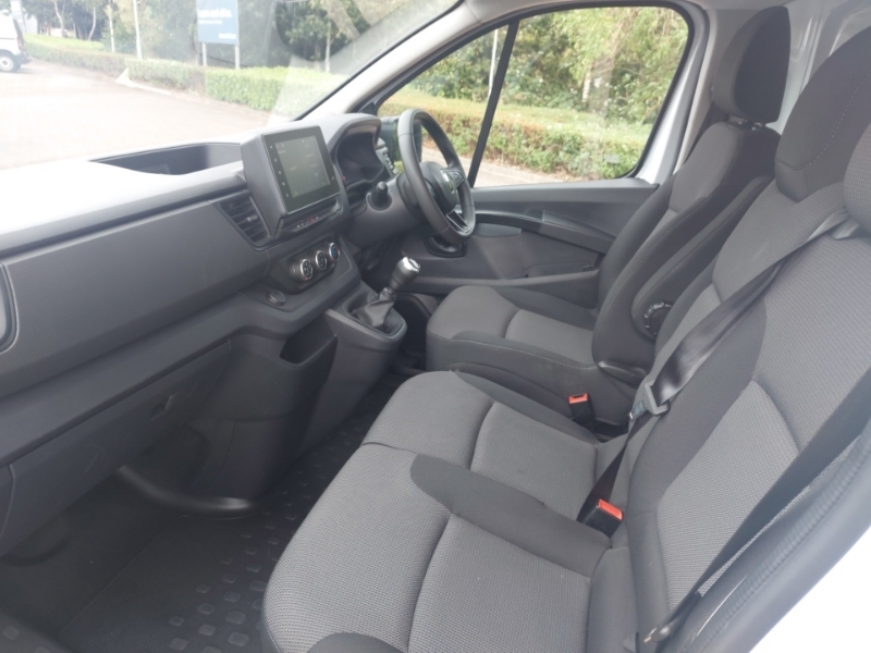 Renault Trafic Sl30 Blue Dci 130 Advance Safety Van White #5