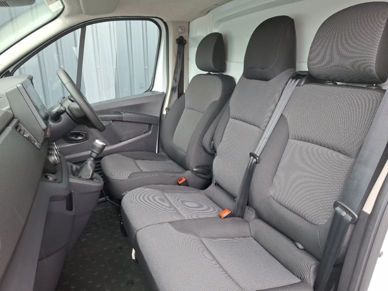 Renault Trafic Sl30 Blue Dci 130 Advance Van White #5