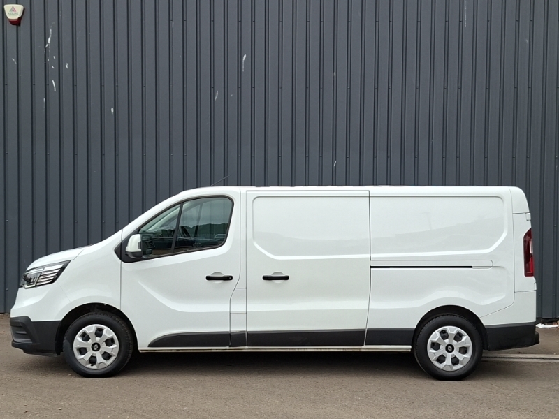 Renault Trafic Ll30 Blue Dci 130 Advance Safety Van White #4