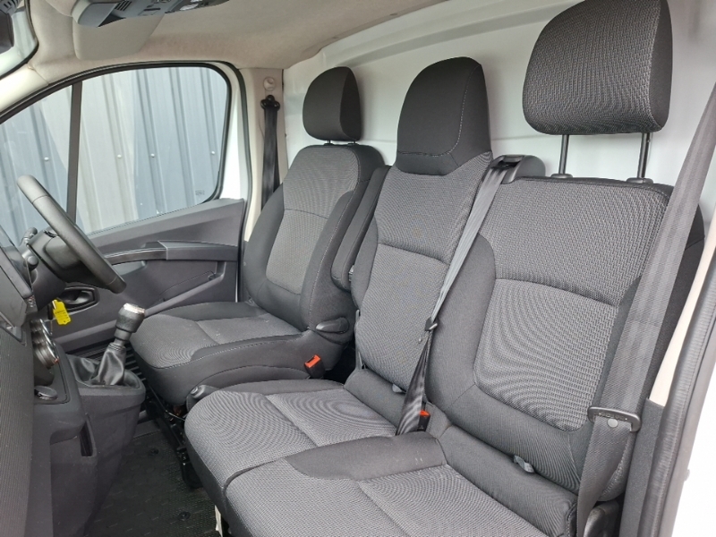 Renault Trafic Ll30 Blue Dci 130 Advance Safety Van White #5