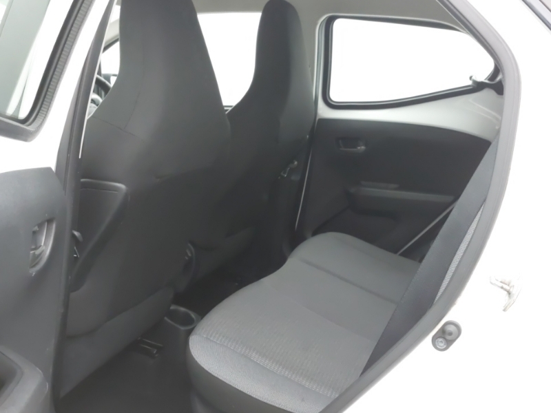 Toyota Aygo 1.0 Vvt-i X-play Tss White #6