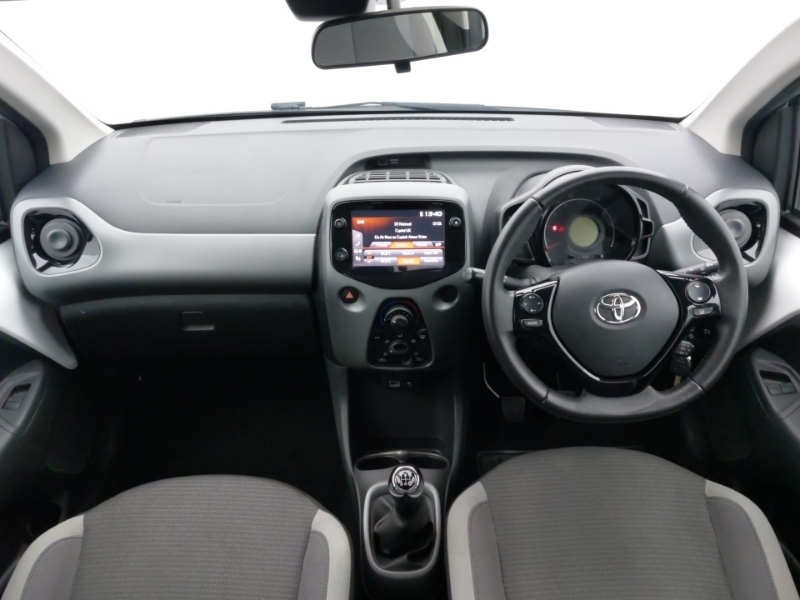Toyota Aygo 1.0 Vvt-i X-play Tss White #3