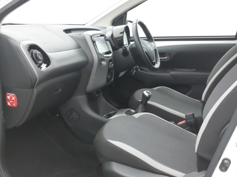 Toyota Aygo 1.0 Vvt-i X-play Tss White #5
