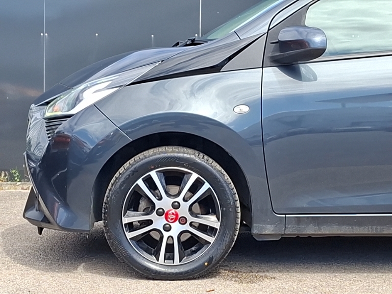 Toyota Aygo 1.0 Vvt-i X-play Red #19