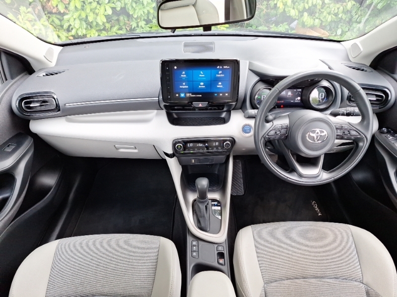 Toyota Yaris 1.5 Hybrid Excel Cvt Panoramic Roof Grey #3