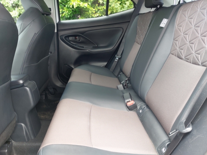Toyota Yaris Cross 1.5 Hybrid Excel Cvt SL73OKT White #6