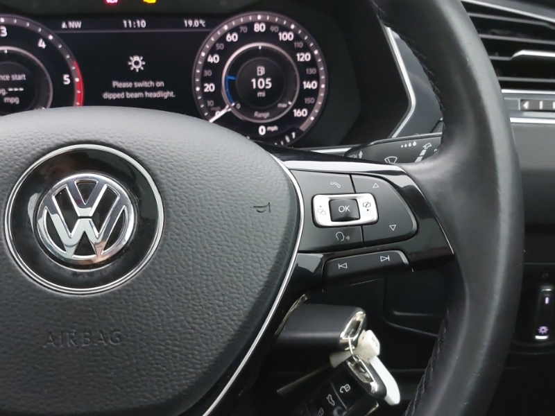 Volkswagen Tiguan Se Navigation White #13