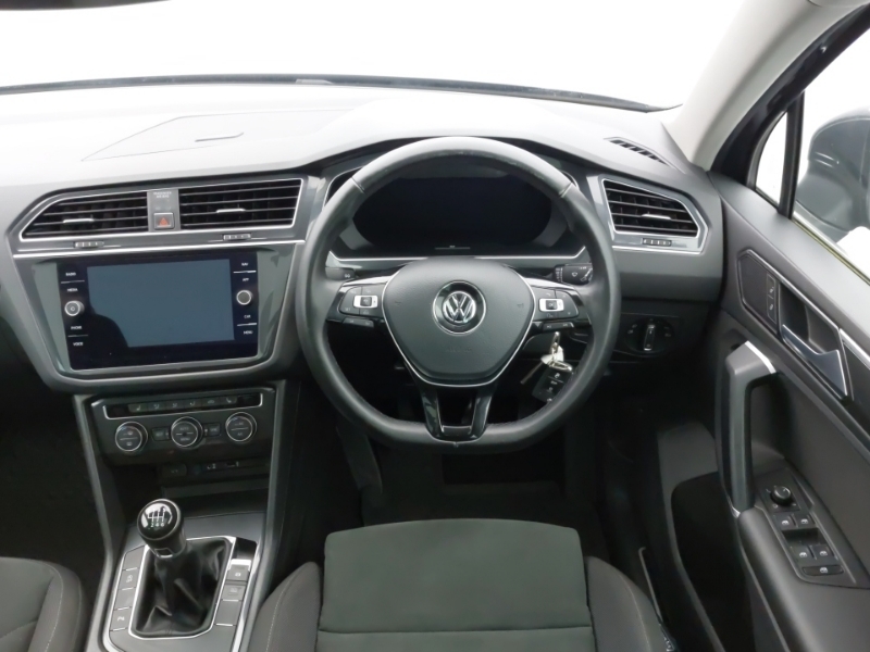 Volkswagen Tiguan Se Navigation White #8