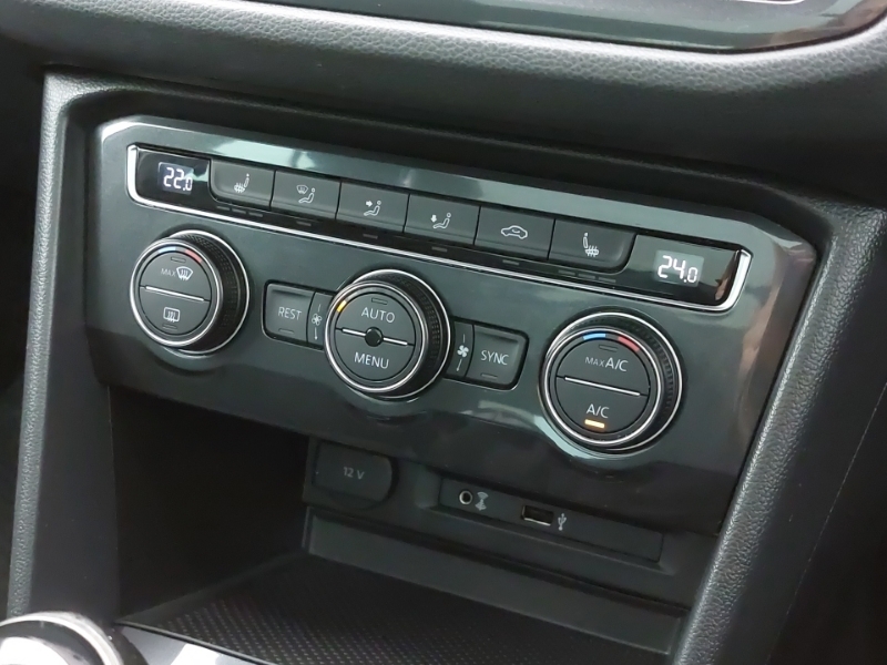 Volkswagen Tiguan Se Navigation White #17