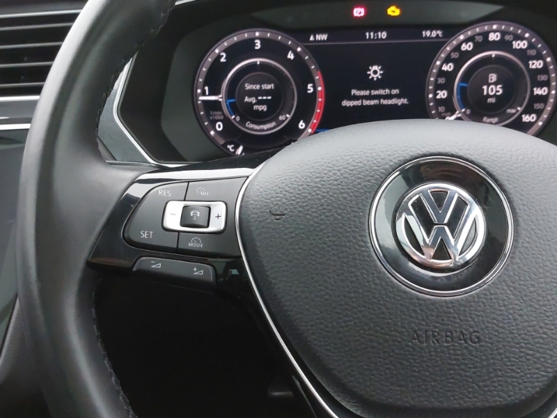 Volkswagen Tiguan Se Navigation White #12