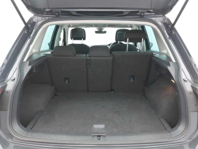 Volkswagen Tiguan Se Navigation White #18