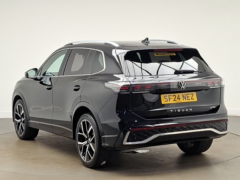 Volkswagen Tiguan 1.5 Etsi 150 R-line Dsg Black #2