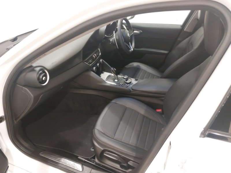 Alfa Romeo Giulia 2.0 Tb Nero Edizione White #5