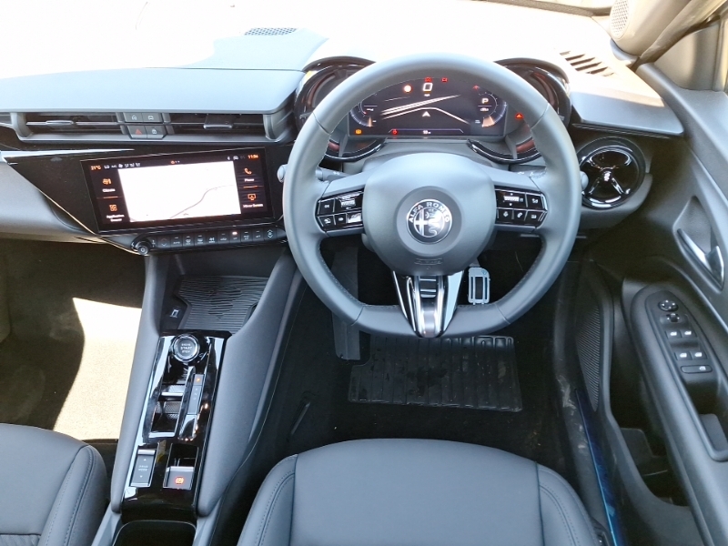 Alfa Romeo Junior 1.2 Turbo 145 Ibrida Ti Black #8