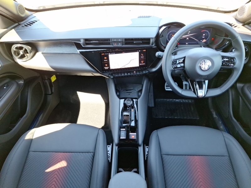 Alfa Romeo Junior 1.2 Turbo 145 Ibrida Black #3